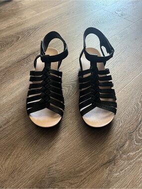 BareTraps Black Strappy Gladiator Sandals
